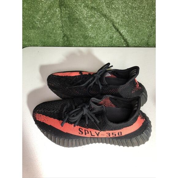 adidas Yeezy Boost 350 V2 Red Stripe Size US 7.5/ EU 40.5- Pre Owned - Picture 2 of 6
